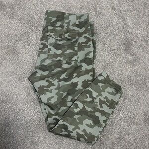 Caslon Women’s Camo Cargo Pants sz 14
